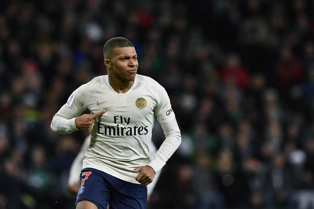 扎瓦拉球员：能与C罗交手是荣幸，他是仅次于梅西的世界最佳球员